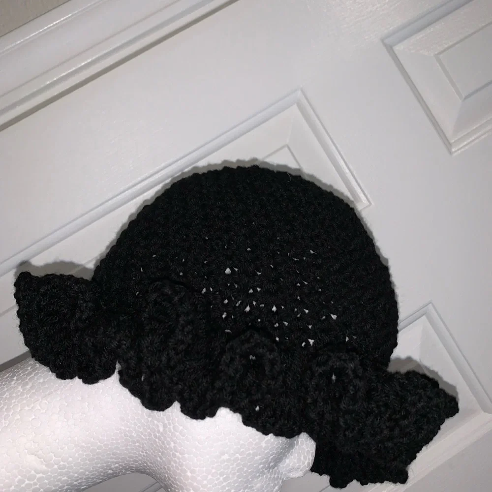 Handmade Crochet Rufflehat - Picture 4 of 4